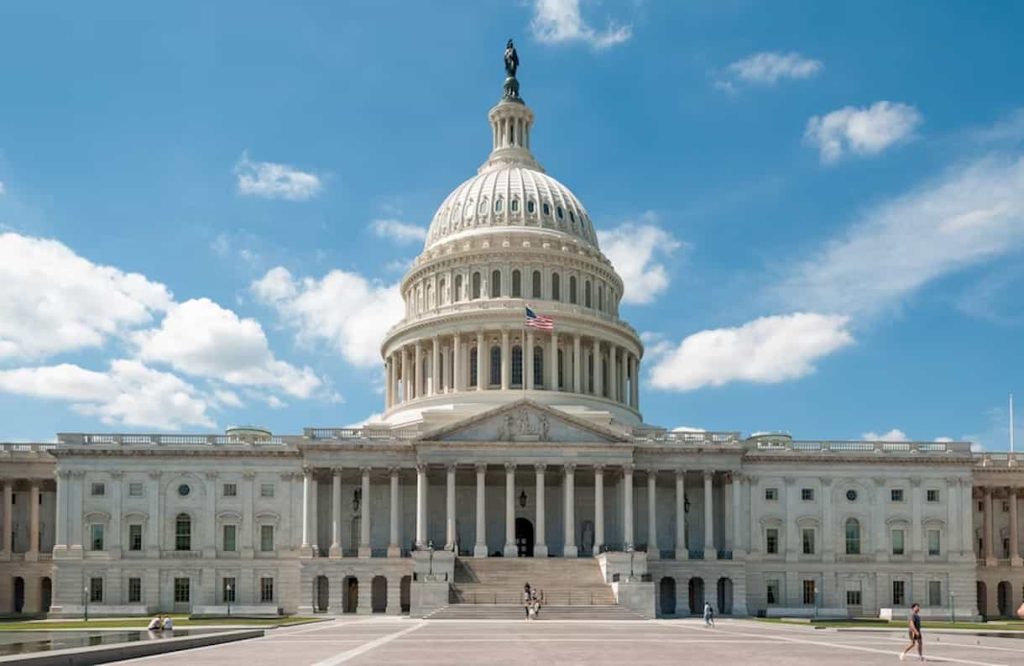 U.S. senator proposes new bill to streamline crypto taxation