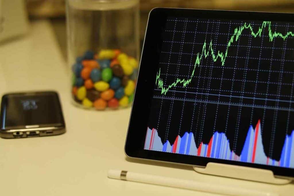 September closes in green – what does this mean for crypto?