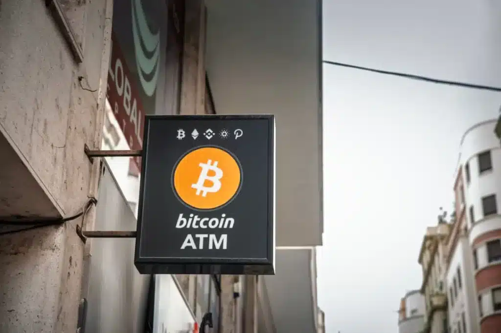 Robert Kiyosaki Shrugs At Bitcoin Volatility, Keeps Buying