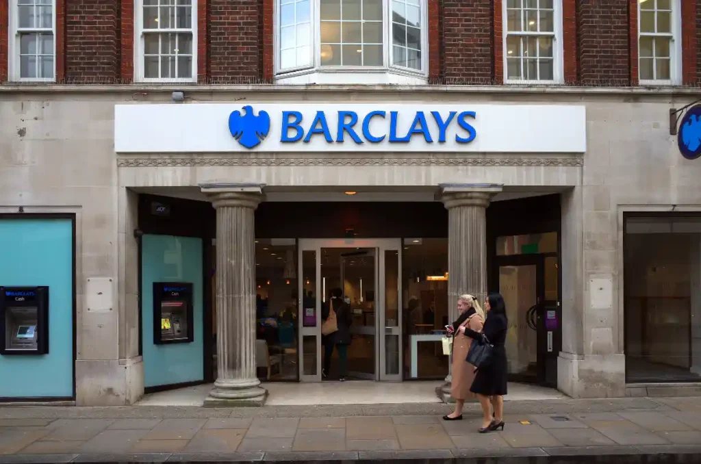Barclays Bets on Blockchain Rails Instead of Launching a Stablecoin