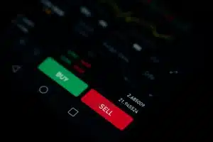 2 Cryptocurrencies to Buy in April