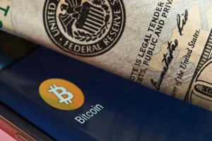 Senator Lummis Says CLARITY Act Has Bipartisan Support as Pressure Builds
