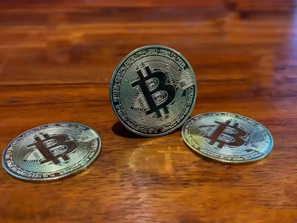 BTC Stabilizes Near $77K as HYPE And M Surge